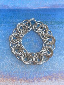 Element Eve - Eva Schöneweiß - Armband Silberösen