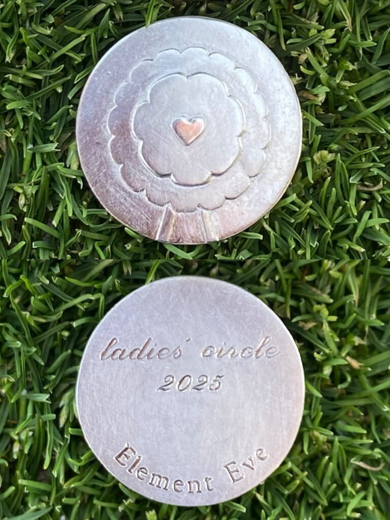 Element Eva - Eva Schöneweiß - Ballmarker Motiv Bollenhut