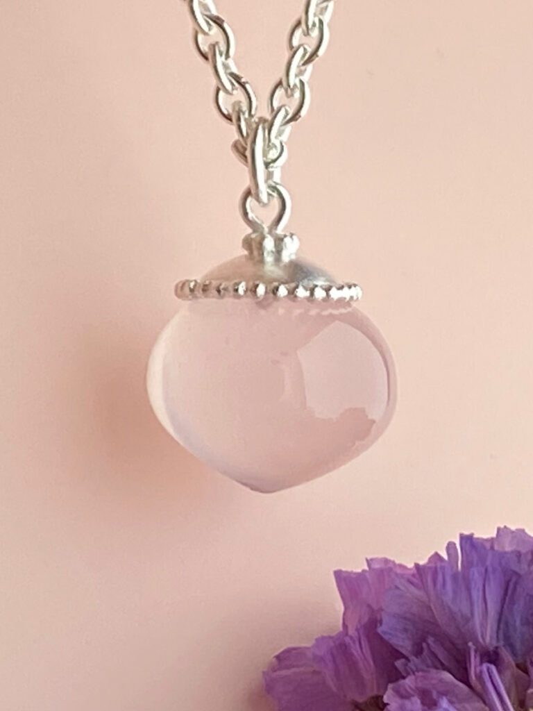 Element-Eve - Eva Schöneweiß - Anhänger rosa Quarz in Zwiebelform