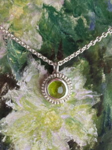 Element Eve - Eva Schöneweiß - Anhänger klein mit Peridot
