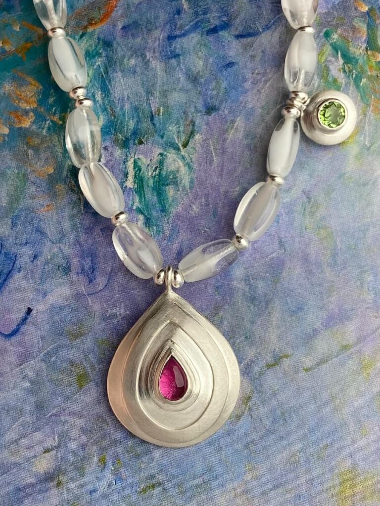 Element Eve - Eva Schöneweiß Kette mit weißen Muranoglas und Turmalinen rosa und hellgrün